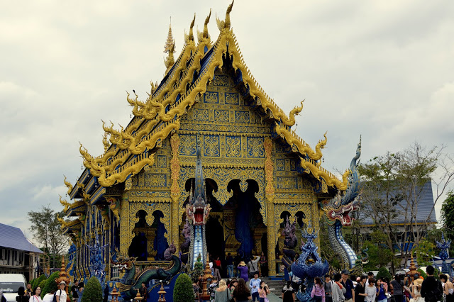Wat Rong Seur Ten (Blue Temple) 