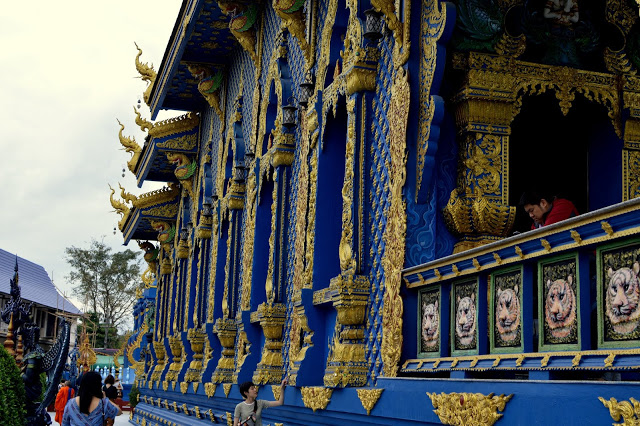 Wat Rong Seur Ten (Blue Temple) 